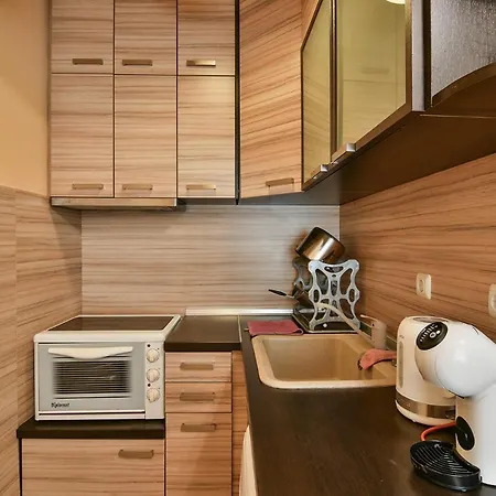 Apartment Budget Next To Sea Garden And *