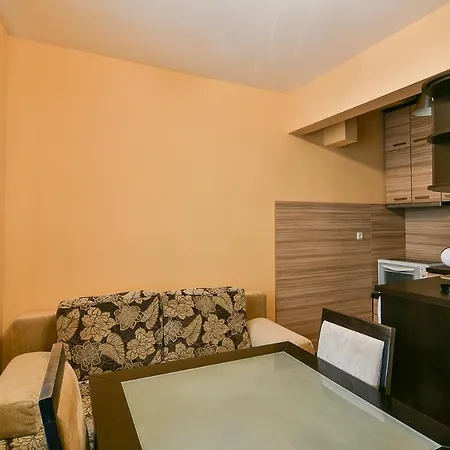 Budget Next To Sea Garden And