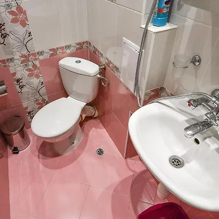 Budget Next To Sea Garden And Daire