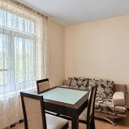 Budget Next To Sea Garden And Apartment Warna